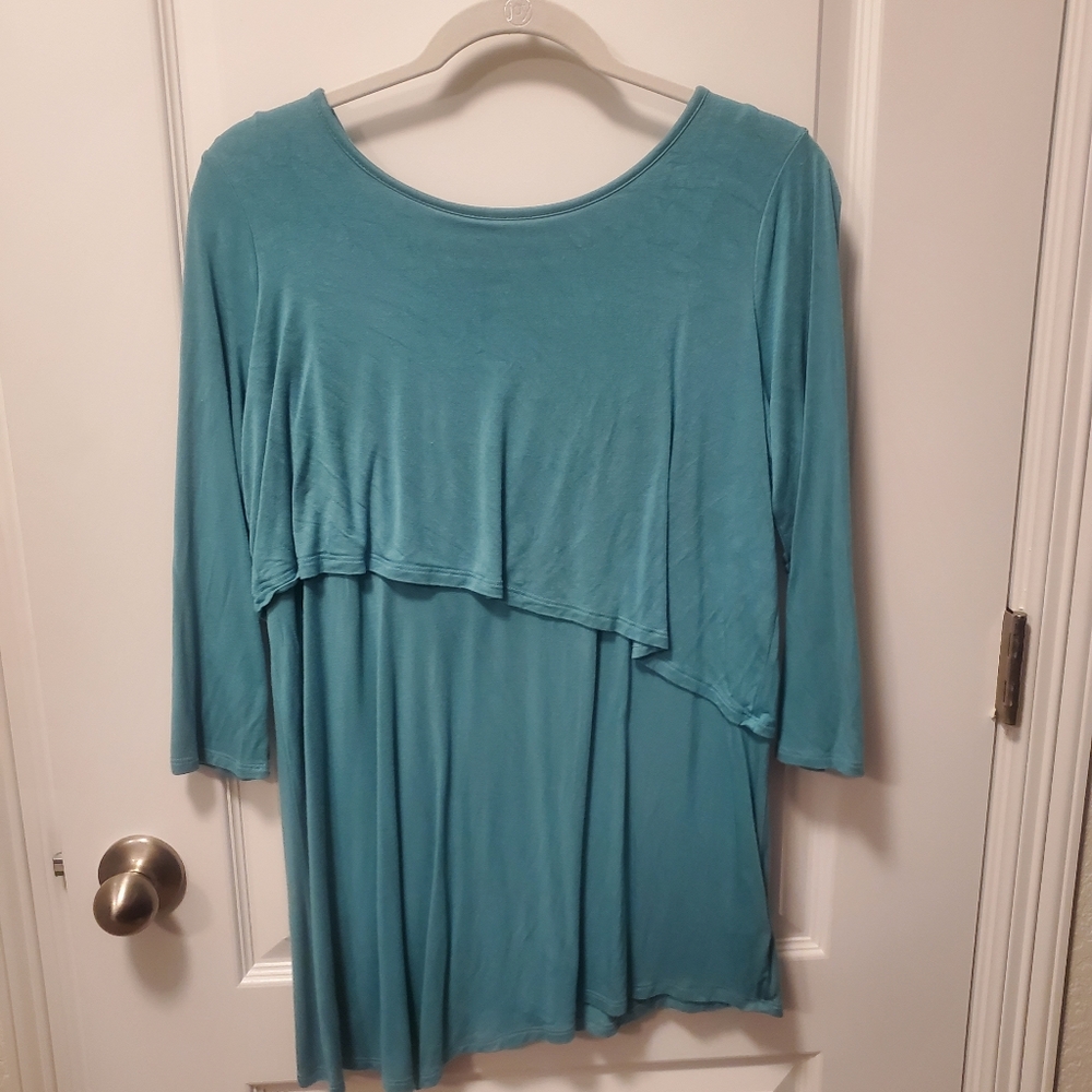 A:Glow nursing/maternity top